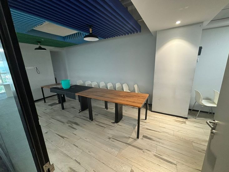 Shared office Space in golf course extension road