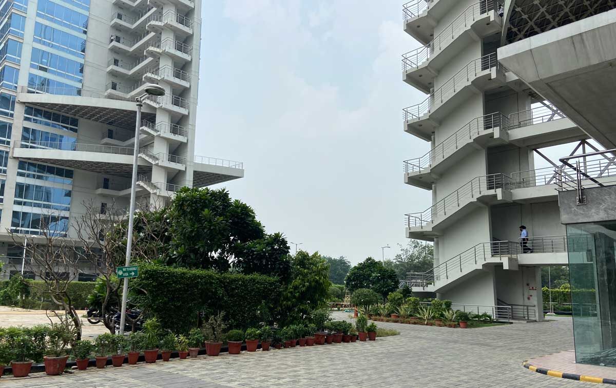 Office Space near jasola